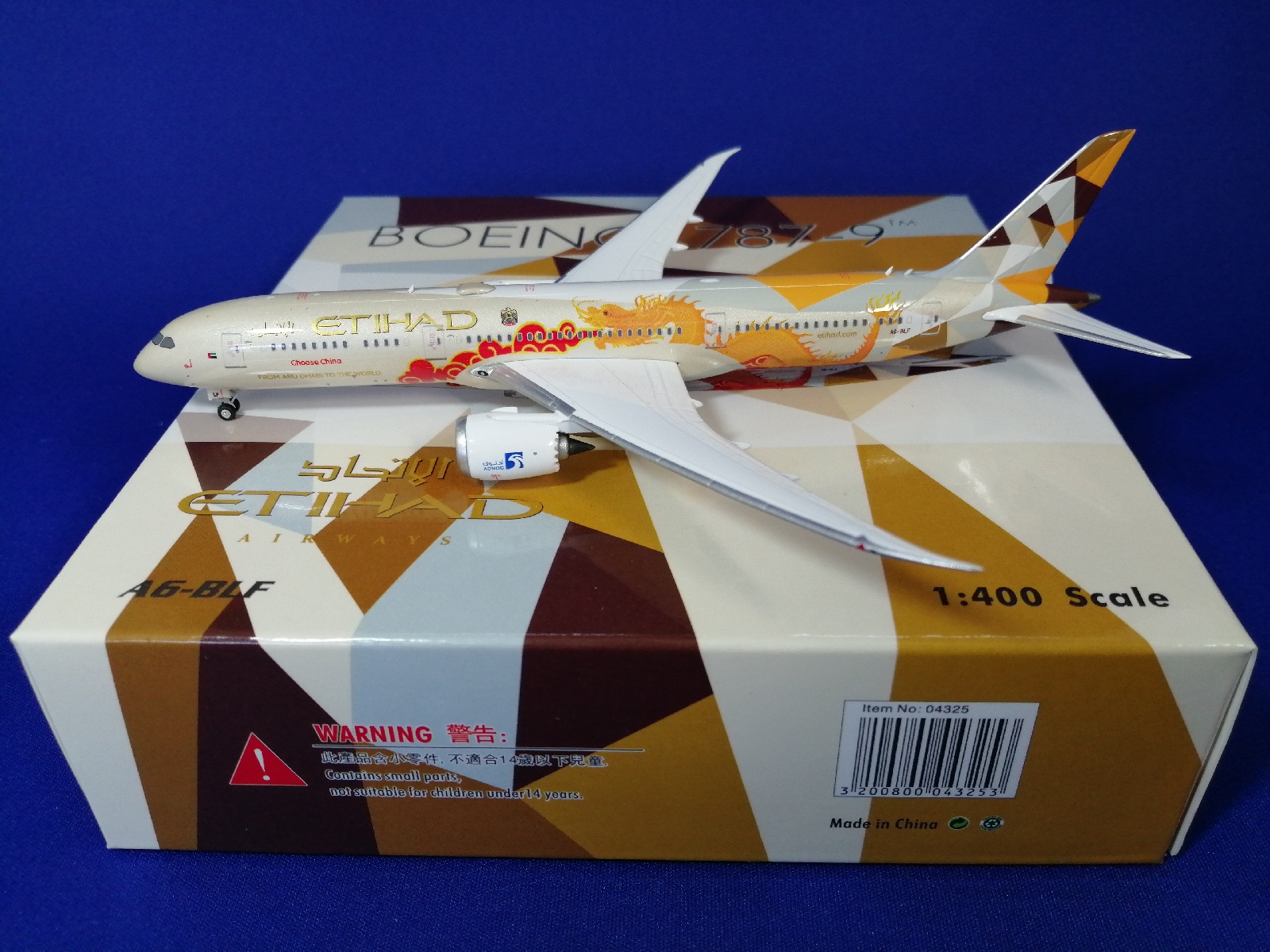 04325 Phoenix ETIHAD AIRWAYS / エティハド航空 Choose China B787-9 A6-BLF 1:400 完売しました。