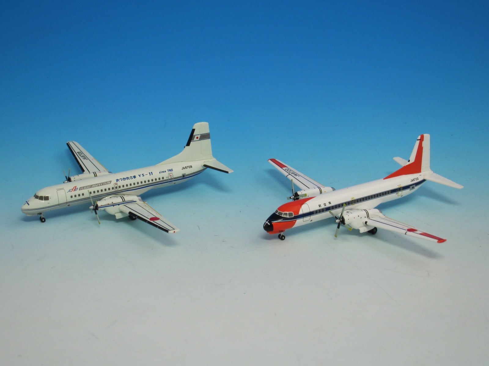 41101 全日空特注品 航空局 おつかれさまYS-11 2機セット JA8709 JA8720 1:400 メーカー完売