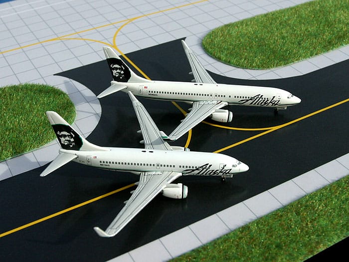 15136B GEMINI JETS Alaska B737-700&B737-800 2機セット 1:400 完売しました。