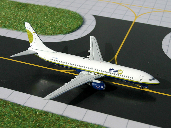 15450 GEMINI JETS MIAMIAIR B737-800 N738MA 1:400 完売しました。