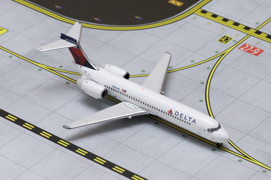 GJ701585 GEMINI JETS Delta / デルタ航空 B717-200 N922AT 1:400 完売しました。