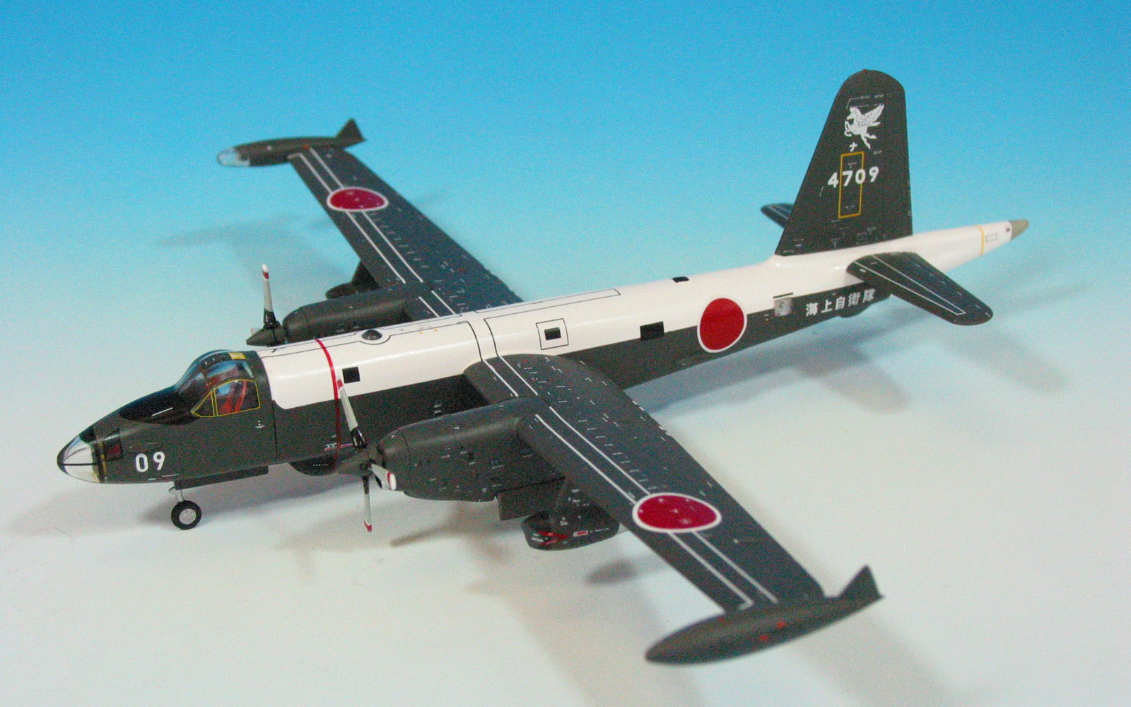 JM22010 全日空商事特注品 海上自衛隊 P-2J 対潜哨戒機 沖空ナ 那覇航空基地 沖縄航空隊 #4709 1:200 完売しました。