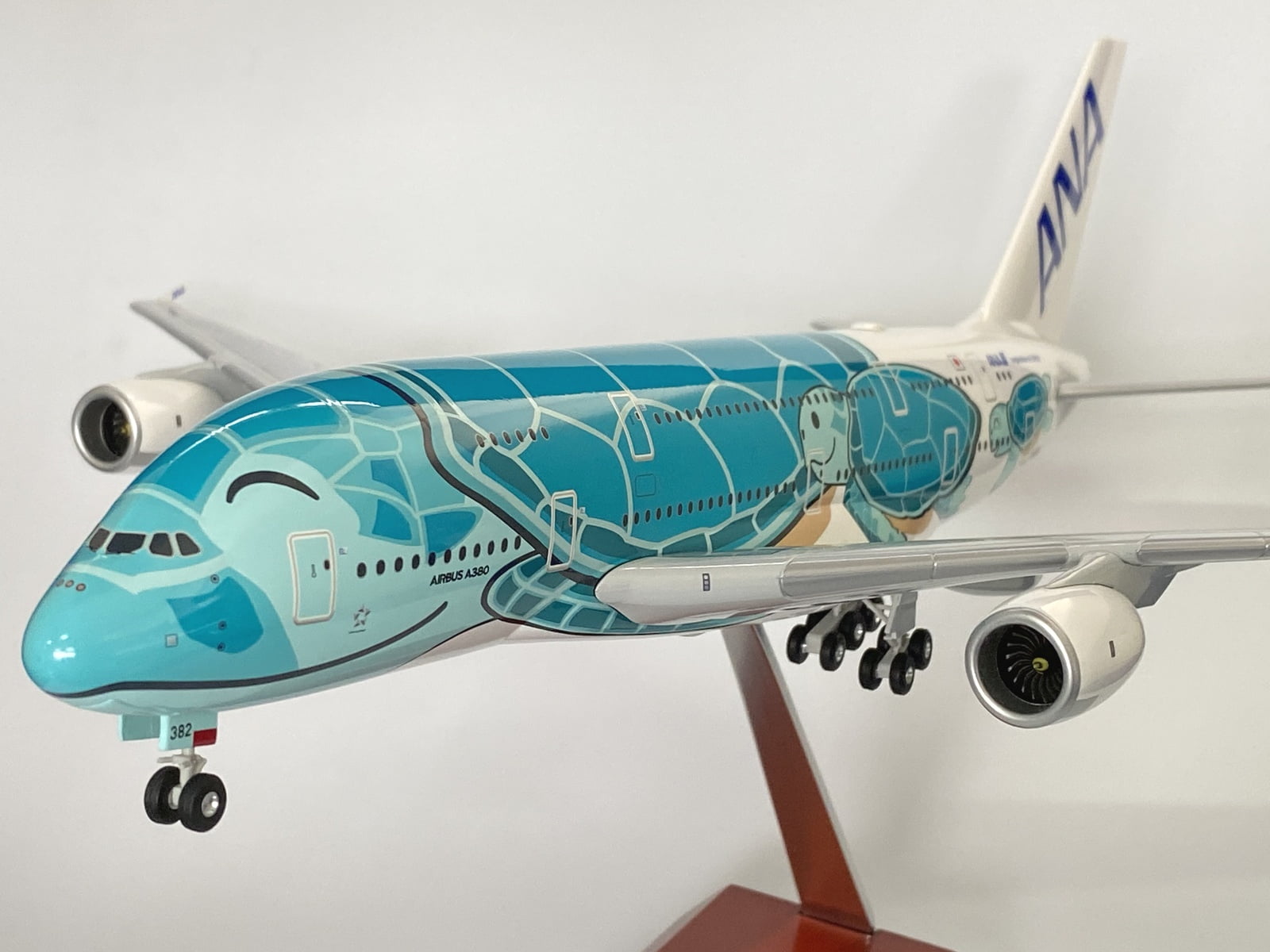 NH20165 全日空商事特注品 ANA A380 エメラルドグリーン JA382A 1:200 組立式 完売しました。