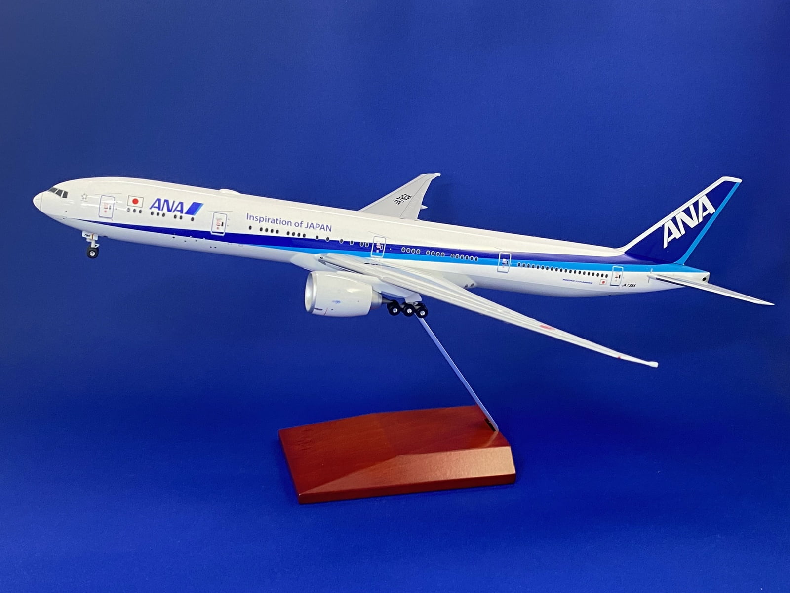 NH20167 全日空商事特注品 ANA B777-300ER JA795A 1:200 組立式 完売しました