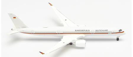 534468-001 Herpa Luftwaffe / ドイツ空軍 A350-900 10+01 1:500 完売しました。