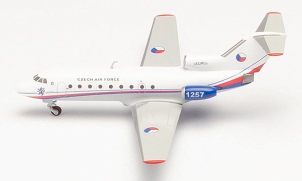 559898 Herpa Czech Air Force / チェコ空軍 241st Yak-40 1257 クベリィ空軍基地 1:200 完売しました。