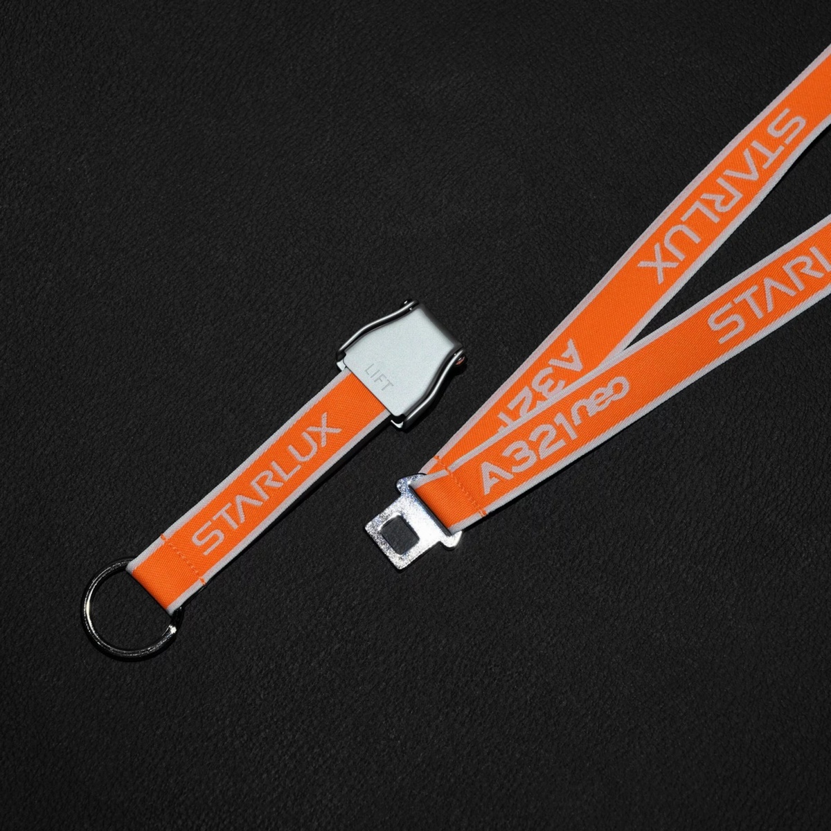 LGP200056 STARLUX Airlines / スターラックス航空 A321neo LANYARD & KEYRING 完売しました。 STARLUX  STARLUX Airlines / スターラックス航空 A321neo 布製