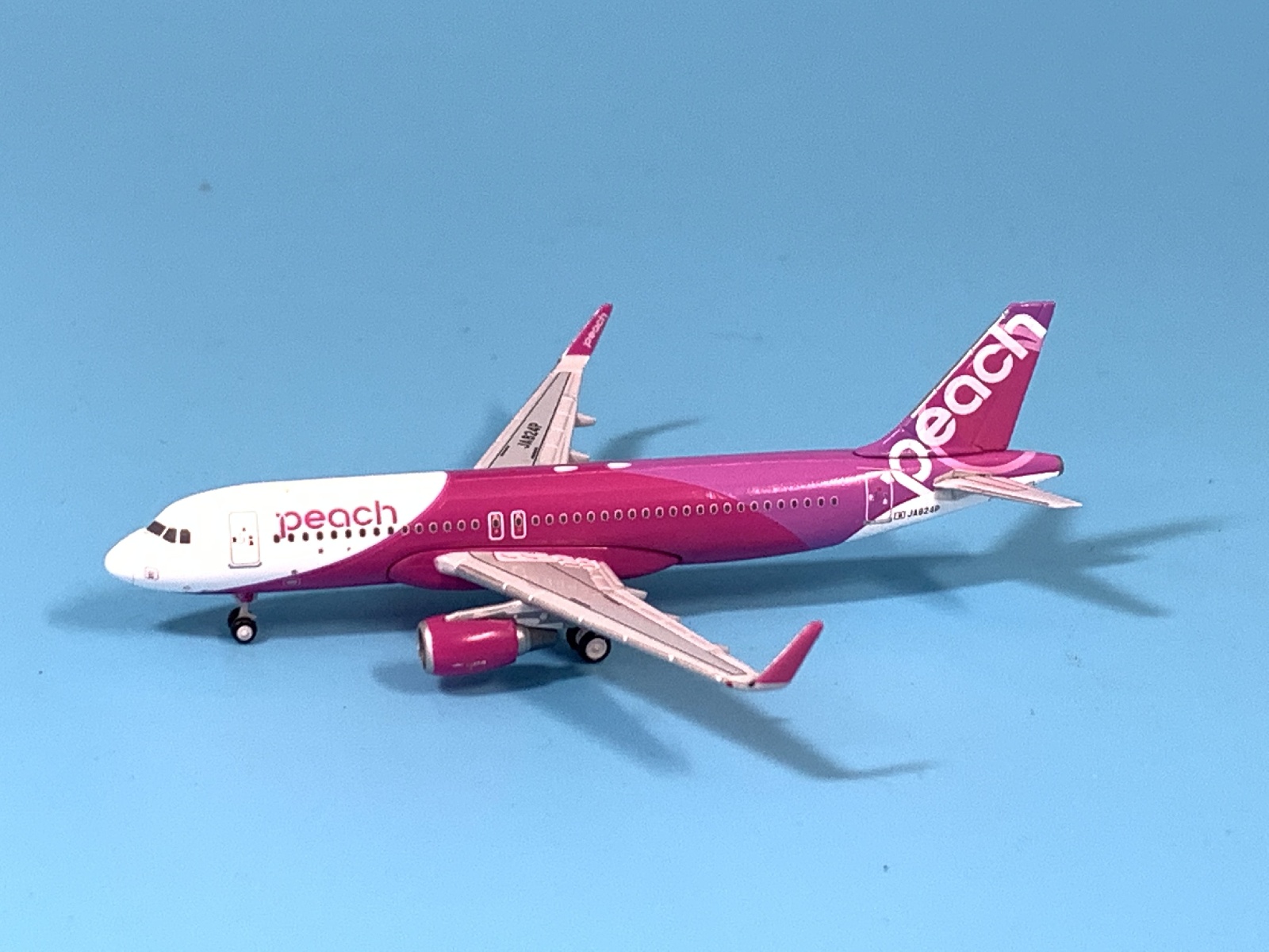 MM50006 Crosswingモデル PEACH A320 JA824P 1:500 完売しました。