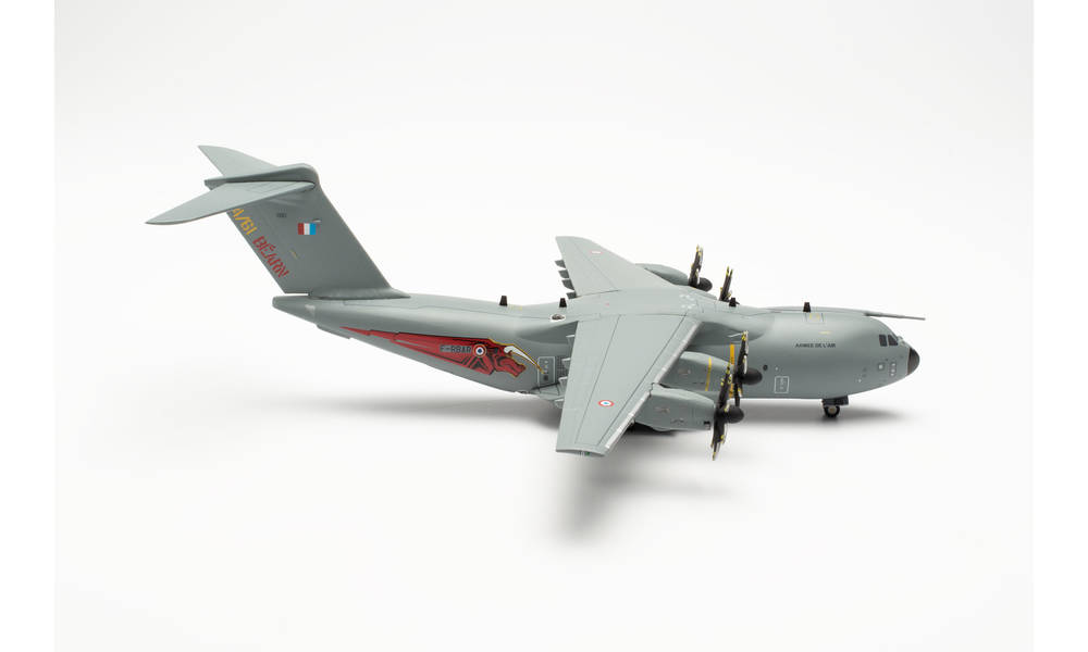 572125 Herpa French Air Force / フランス空軍 4/61輸送飛行隊 Bearn オルレアン＝ブリシー空軍基地 A400M F-RBAR 1:200 完売しました。