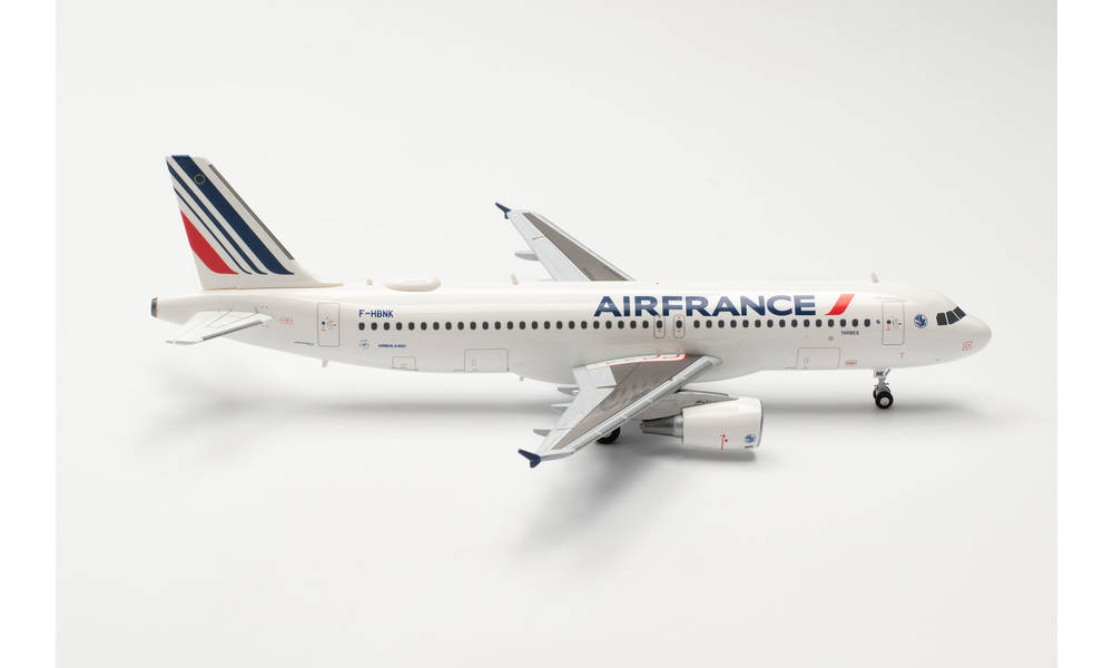 572217 Herpa Air France  / エールフランス 2021 livery Tarbes A320 F-HBNK 1:200 完売しました。