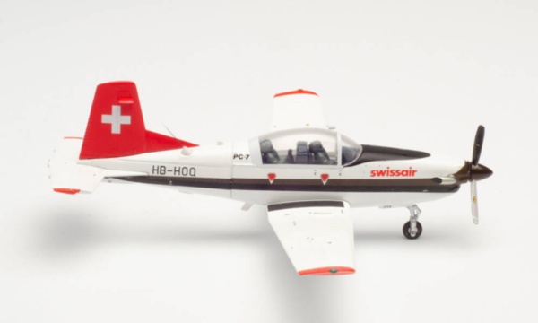 580656 Herpa SWISS / スイス航空 (スイス航空学校) PC-7 練習機 HB-HOQ 1:72 完売しました。