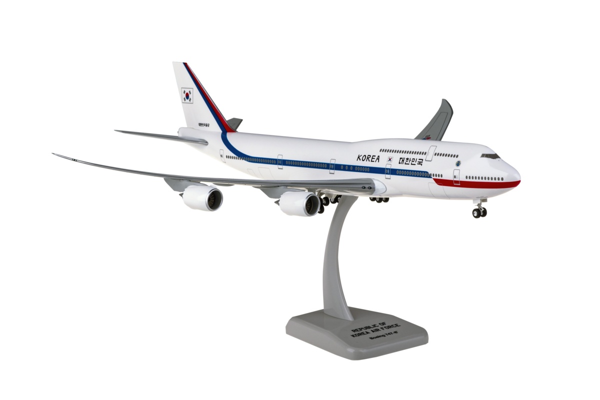 11977GR Hogan Korean Air Force (ROKAF) / 韓国大統領専用機 B747-8 1:200 ランディングギア・スタンド付属
