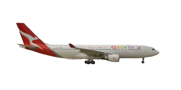 04521 Phoenix Qantas Airways / カンタス航空 Qantas Pride is in the air A330-200 VH-EBL 1:400 お取り寄せ
