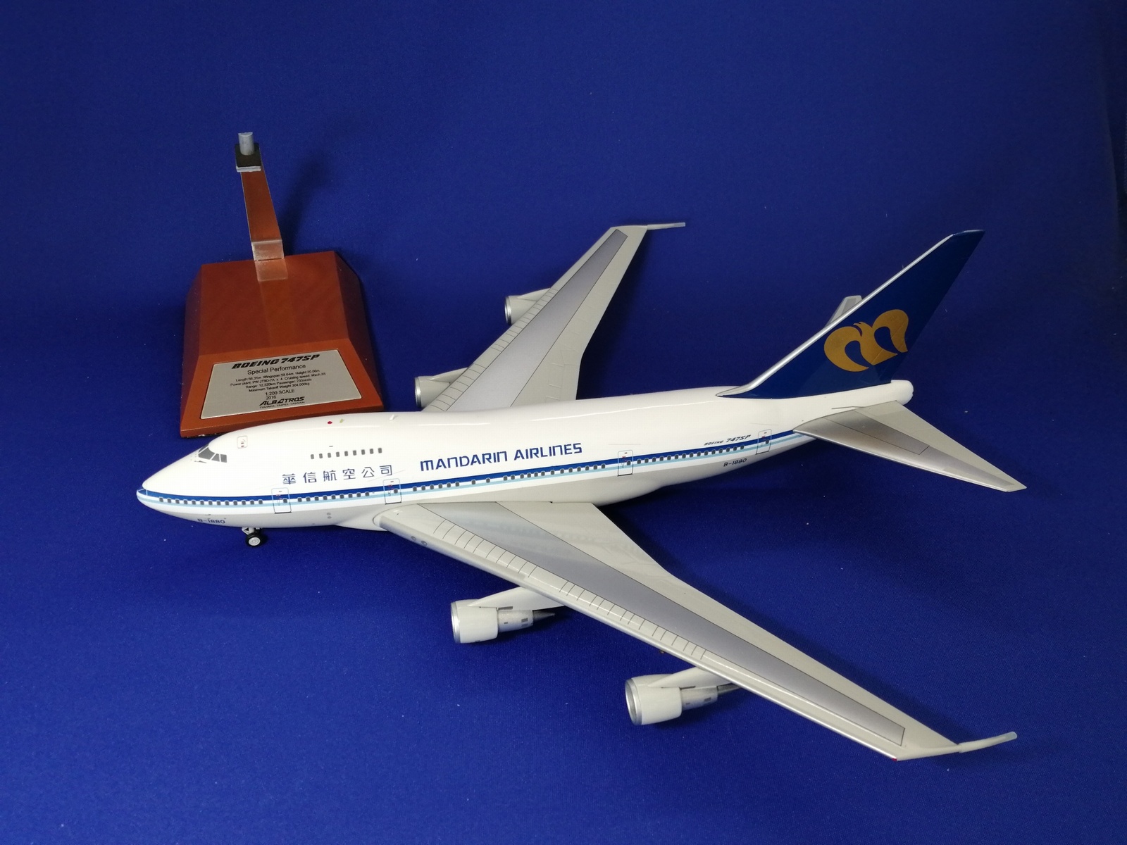 747SPMDA01 IN Flight200 Mandarin / マンダリン航空/華信航空 B747SP B-1880 スタンド付き 1:200 完売しました。 IN Flight200 1:200 Mandarin / マンダリン航空/華信航空 747SP 亜鉛ダイキャスト製