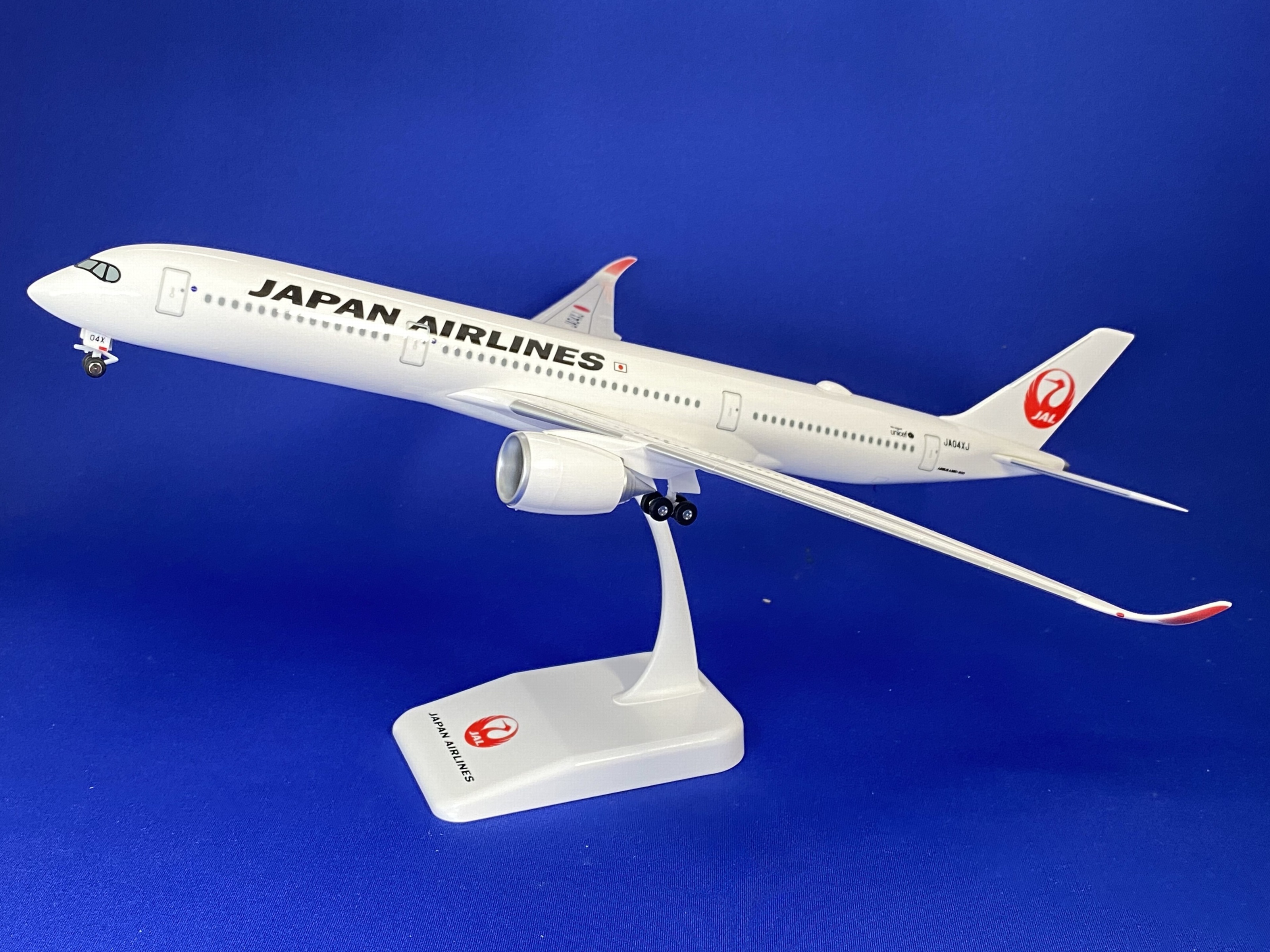 BJQ2046 JALUX企画品 (EVER RISE) JAL / 日本航空 4号機 A350-900 JA04XJ 組立品 スナップインモデル 1:200 完売しました。