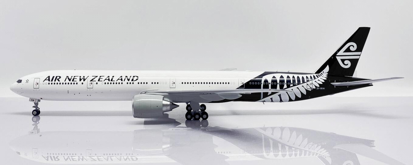XX2304 JC WING Air New Zealand / ニュージーランド航空 B777-300ER ZK-OKM 1:200 スタンド付 完売しました。