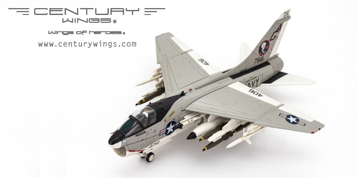 CW001646 CenturyWings USMC / アメリカ海兵隊 第12攻撃飛行隊 「フライング・ウバンギス」 空母ドワイト・D・アイゼンハワー搭載 1979年 A-7E コルセアII AG406/#157581 1:72 スタンド付き 完売しました。