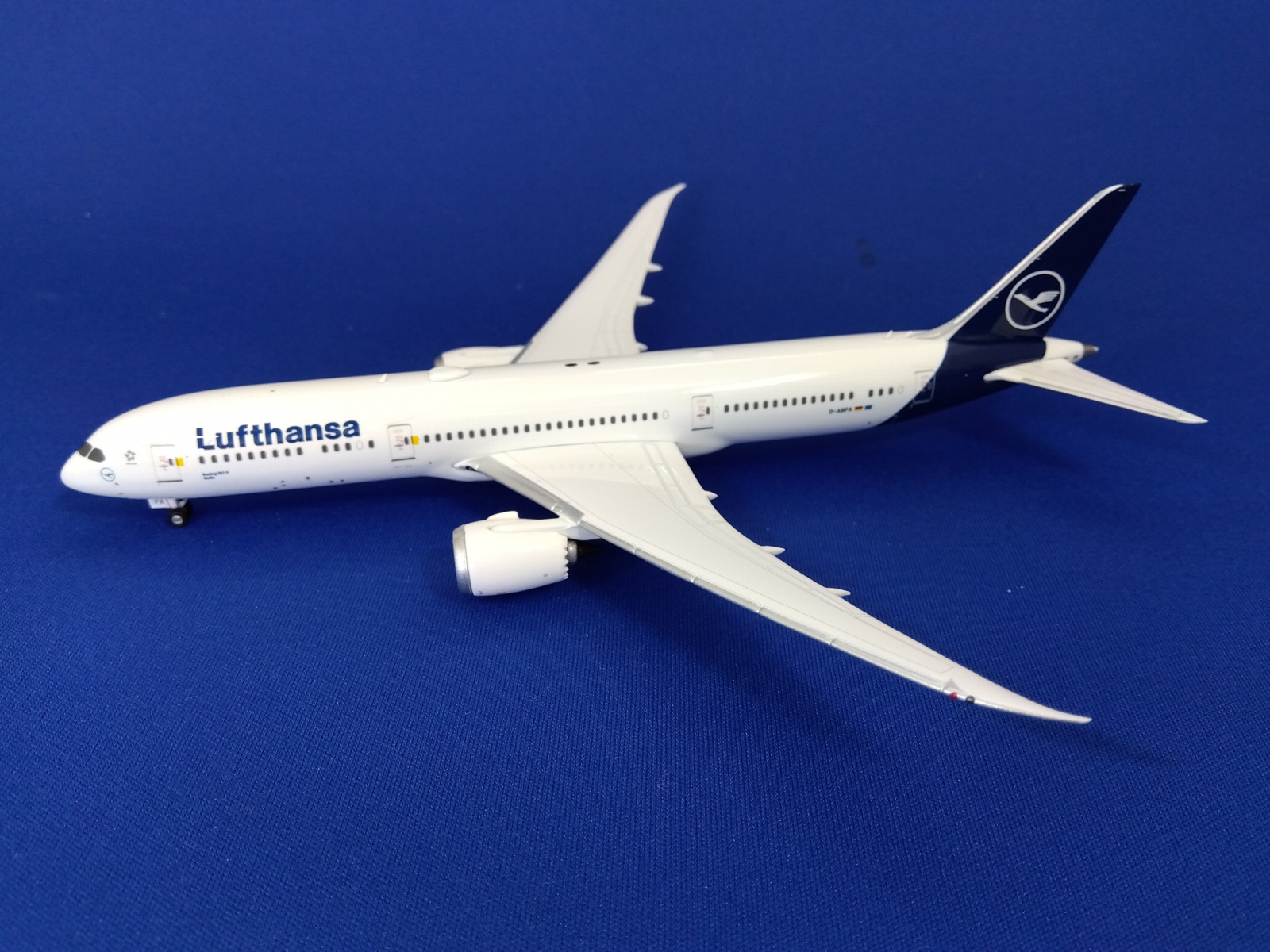 04461 Phoenix Lufthansa / ルフトハンザドイツ航空 B787-9 D-ABPA 1:400 完売しました。