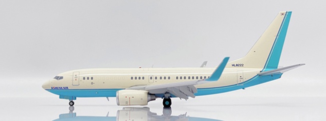 EW2737009 JC WING Korean Air / 大韓航空 B737-700BBJ HL8222 スタンド付 1:200 完売しました。