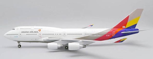 XX20124 JC WING Asiana Airlines / アシアナ航空 B747-400M HL7421 スタンド付 1:200 完売しました。