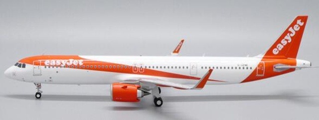 EW221N004 JC WING EasyJet / イージージェット A321NEO G-UZME スタンド付 1:200 メーカー完売