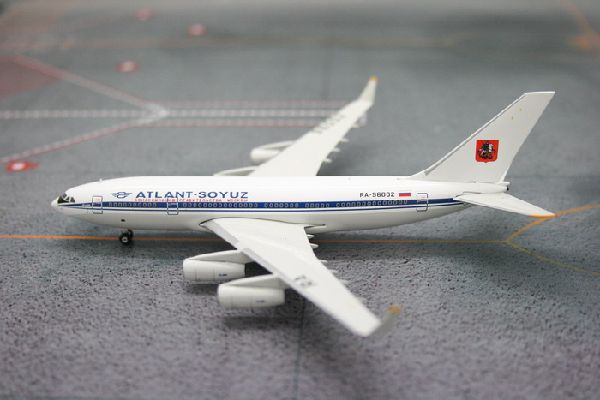 10876 Phoenix Atlant-Soyuz Airlines / アトラント・ソユーズ・エアラインズ IL-96-300 RA-96002 1:400 完売しました。