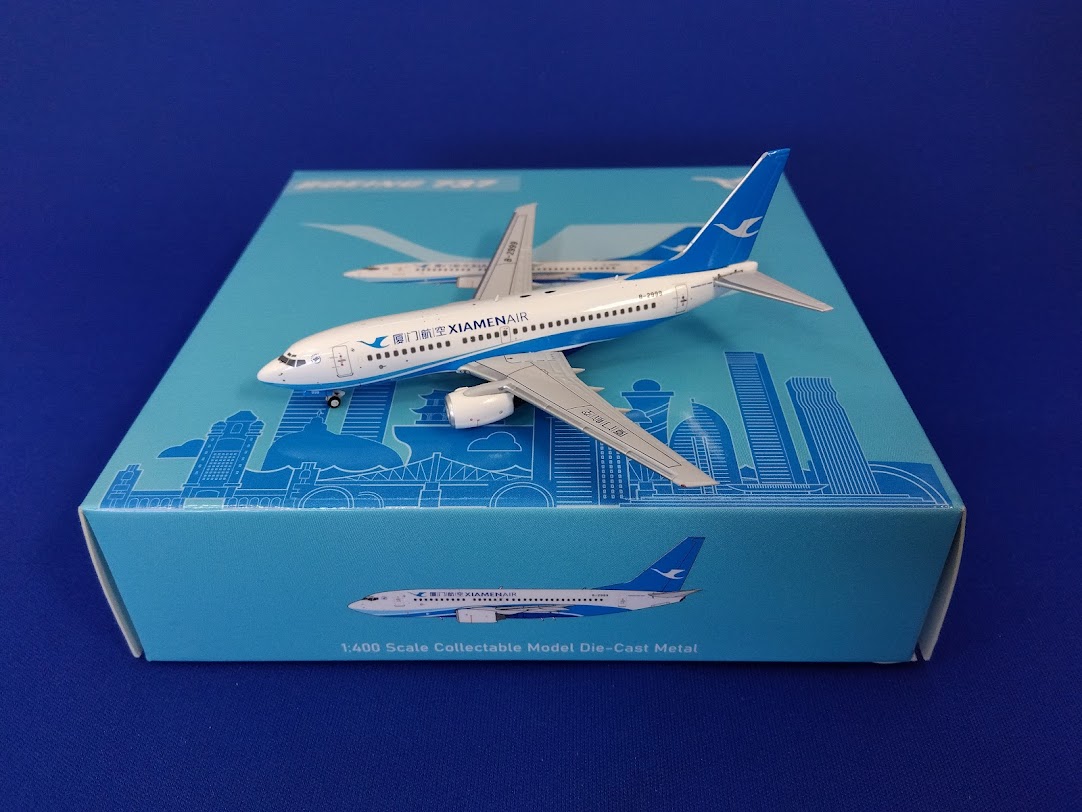 WM00005 PandaModel Xiamen Airlines / 厦門航空/アモイ航空 B737-700 B-2999 1:400 完売しました。