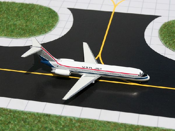 GJ70517 GEMINI JETS USA JET / USAジェット DC-9-30 N208US 1:400 メーカー完売