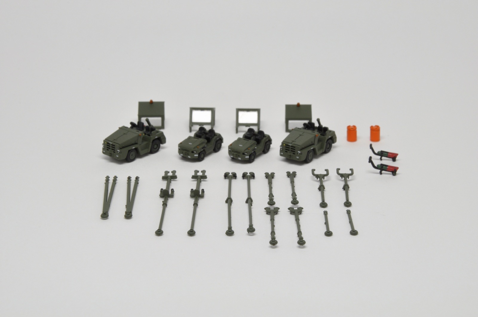 WA22107 WORLD AIRCRAFT JASDF / 航空自衛隊 牽引車セット 2t 3t 1:200 お取り寄せ