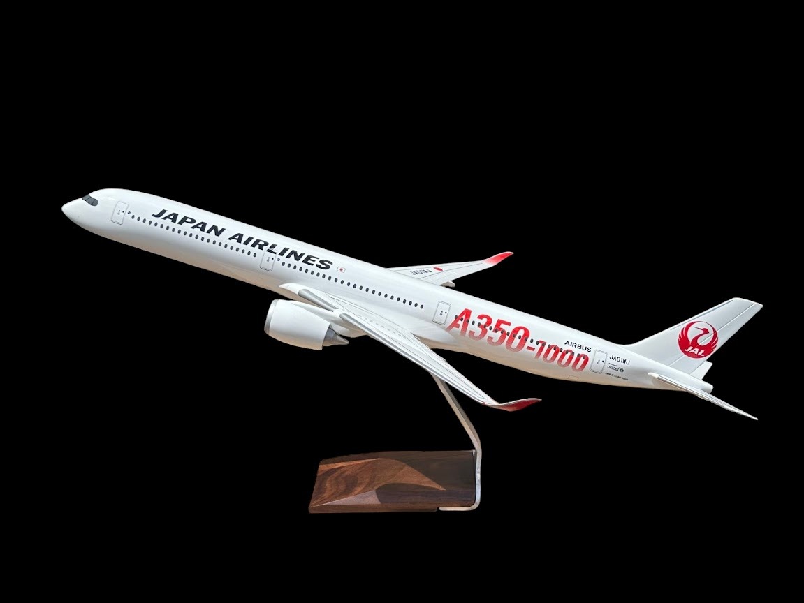 BJE3057 JALUX企画品 PACMIN JAL / 日本航空 A350-1000 JA01WJ Gradient Logo 1:100 組立品 木製スタンド付き お取り寄せ