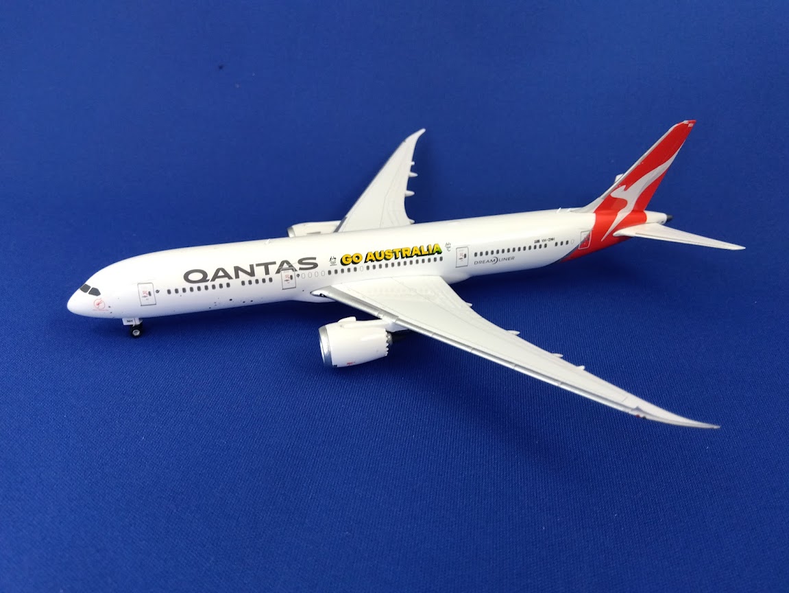 04604 Phoenix Qantas Airways / カンタス航空 “Go Australia” B787-9 VH-ZNH 1:400 お取り寄せ