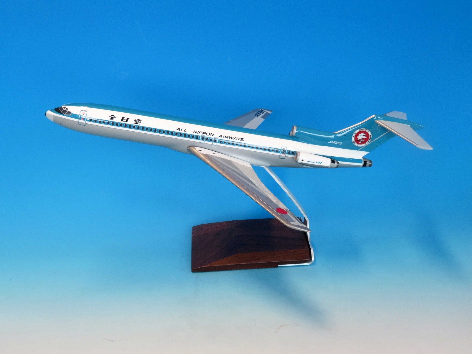NH00125 全日空商事特注品 ANA All Nippon Airways / 全日空 B727-200 モヒカンルック JA8355 木製台座プレート付 1:100 完売しました