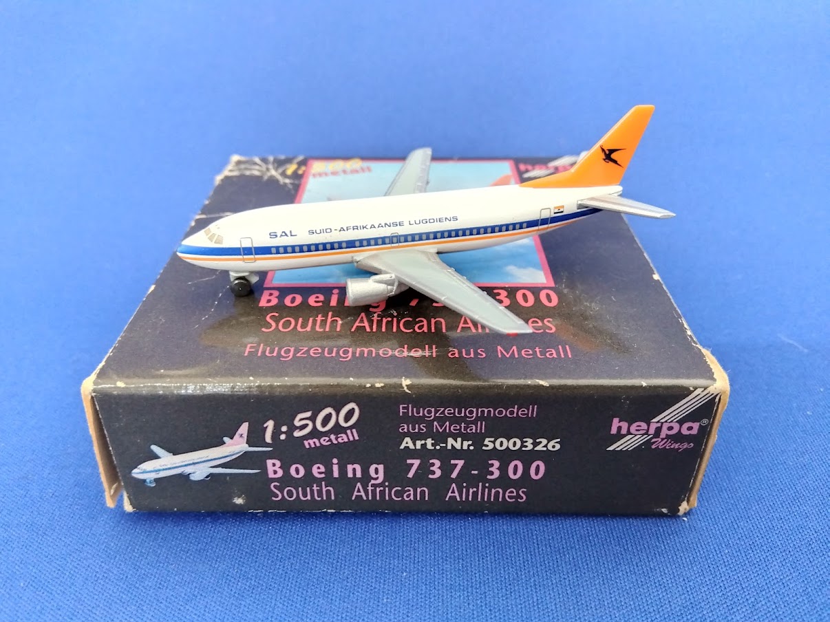 500326 Herpa South African Airways / 南アフリカ航空 B737-300 1:500 旧ギヤ パーケージにダメージあり 完売しました。