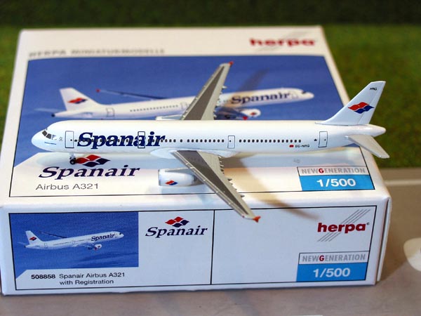 508858 Herpa Spanair S.A. / スパンエアー A321 EC-HRG 1:500 完売しました。