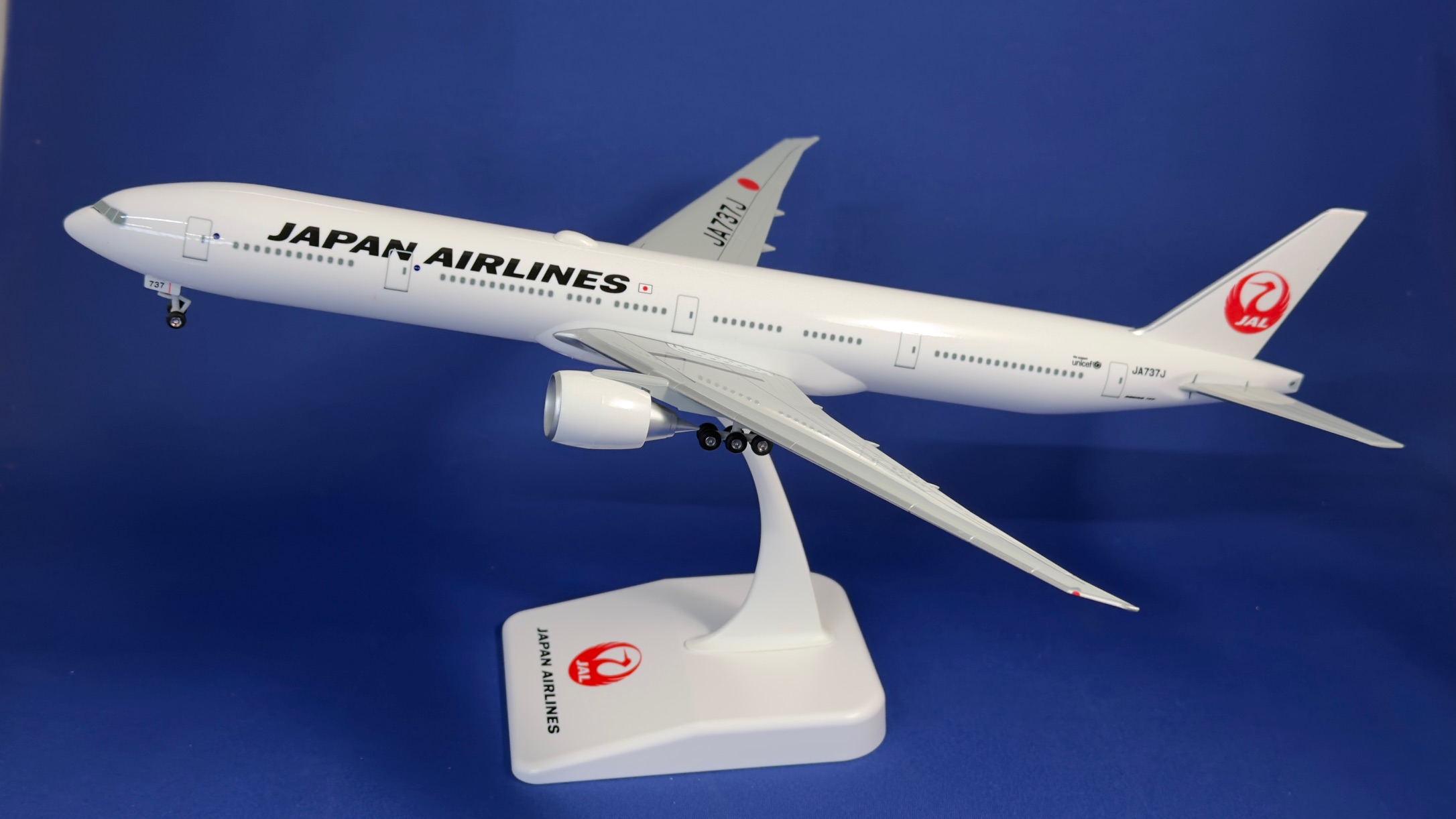 BJE3061 JALUX企画品 (EVER RISE) JAL / 日本航空 B777-300ER JA737J 組立品 スナップインモデル 1:200 完売しました。