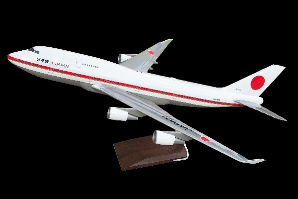 7-20-1102 PACMIN JASDF / JAPAN AIR SELF DEEFENCE FORCE / 日本国政府専用機 B747-400 20-1102 1:100 木製スタンド付き 組立品 スナップインモデル メーカー完売