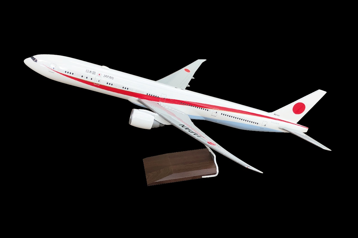 7-80-1111 PACMIN JASDF / JAPAN AIR SELF DEEFENCE FORCE / 日本国政府専用機 B777-300ER 80-1111 1:100 木製スタンド付き 組立品 スナップインモデル メーカー完売