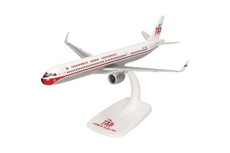 613316 Herpa SNAPFIT TAP Air Portugal / TAPポルトガル航空 A321neo CS-TJR Retro 75th Anniversary 1:200 予約